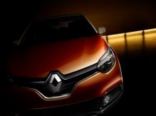 Renault показал первое изображение паркетника Captur